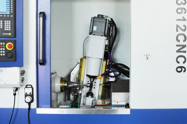 सीएनसी-गियर-हॉबर