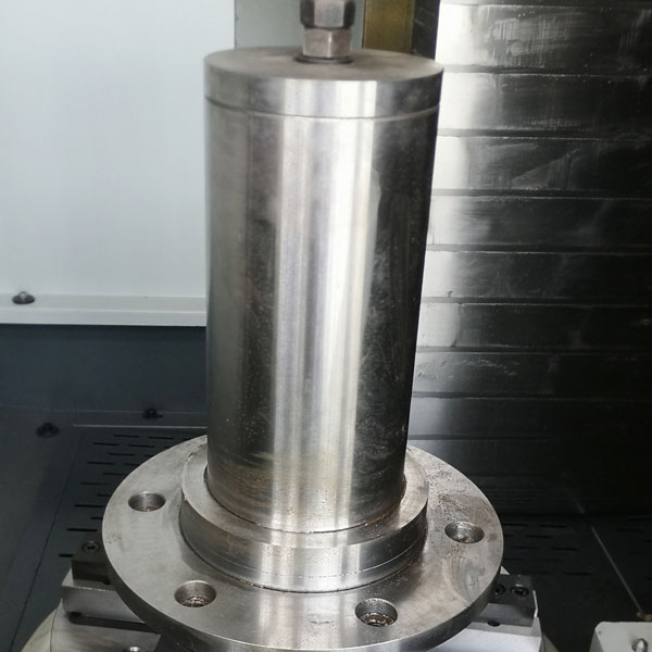 बेलनाकार पीसने की मशीन