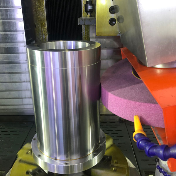 बेलनाकार पीसने की मशीन